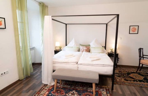 Markt Nordheim Other | Living in the castle - " Schloss Seehaus" - Apartment 1st floor - with 106sqm