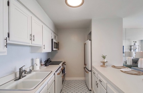 Coronado Condo | Living the Beach Dream on the Nado Island, enjoy relaxing in this Shores retreat