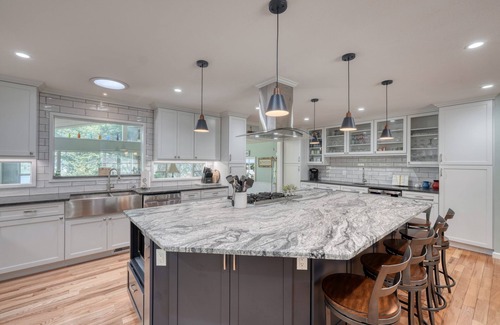 Hiawassee House | Living The Dream lovely 5/4 with fireplace, dock, firepit with 9 rockers