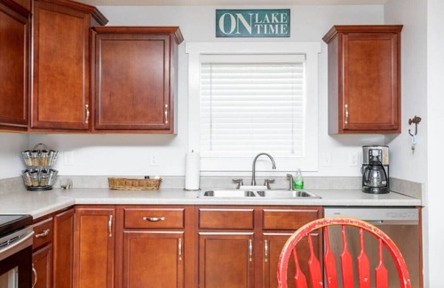 Clarkson House | Living the lake life by Mammoth Cave