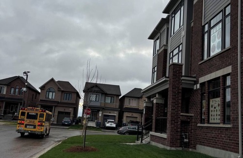 Caledon House | Livingroom hVery close to the airpoet.There are various supermarkets nearby