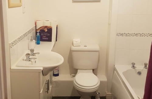 Livingston House | Livingston Contractor & Business Apartment