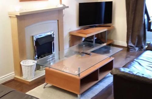 Livingston Apartment | Livingston Ideal Commuter Townhouse