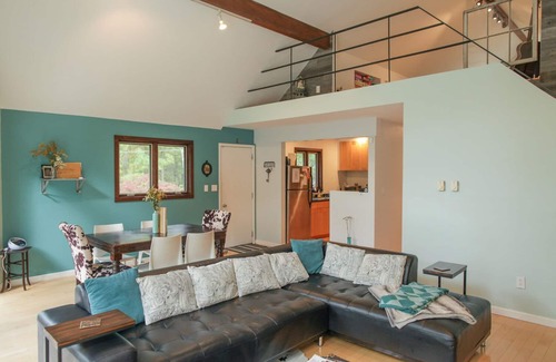 Livingston Manor House | Livingston Manor Pool and Lake Retreat