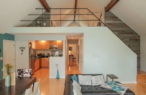 Livingston Manor House | Livingston Manor Pool and Lake Retreat