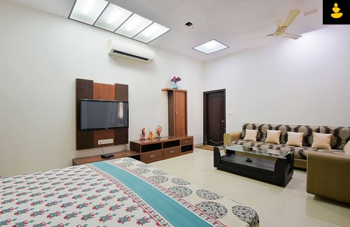 Jaipur District Other | LivingStone 4 BHK Farmhouse in Pink City