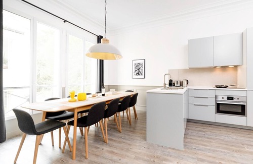 Porte-Saint-Martin Apartment | LivinParis | Luxury 4 Bedrooms Opera