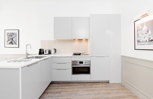 Porte-Saint-Martin Apartment | LivinParis | Luxury 4 Bedrooms Opera