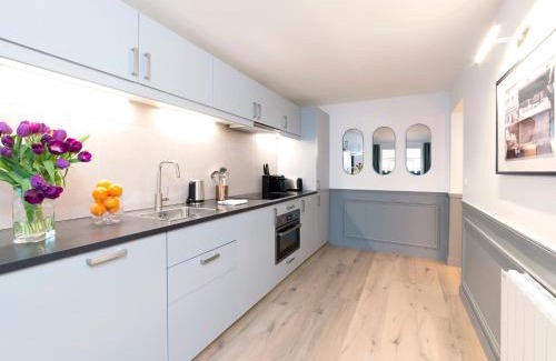 Quartier du Mail Apartment | LivinParis - Luxury 4 Bedrooms Le Louvre I