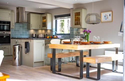 Weybourne House | Liz's Lodge by Big Skies Cottages