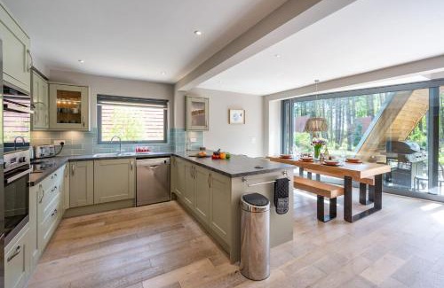 Weybourne House | Liz's Lodge by Big Skies Cottages