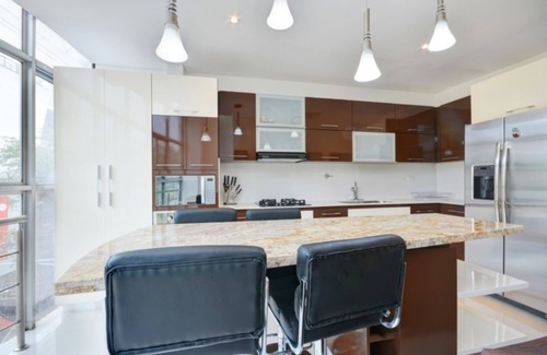 Zona Rosa Apartment | Lleras 402