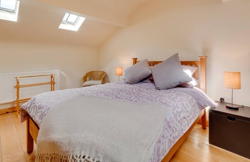 Overton-on-dee House | Llety'r Dderwen in the beautiful Wrexham