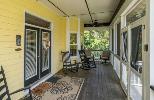 Saint Helena Island House | Lloyd's Lodge at Davis Love Dr