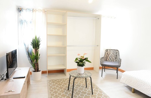 Saint-Andre-dAllas Bed & Breakfast | Lo Gorissado-Domaine le Glandier