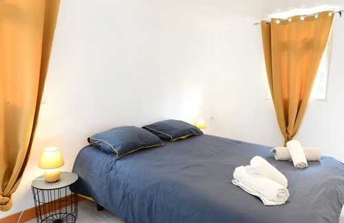 Saint-Andre-dAllas Bed & Breakfast | Lo Gorissado-Domaine le Glandier