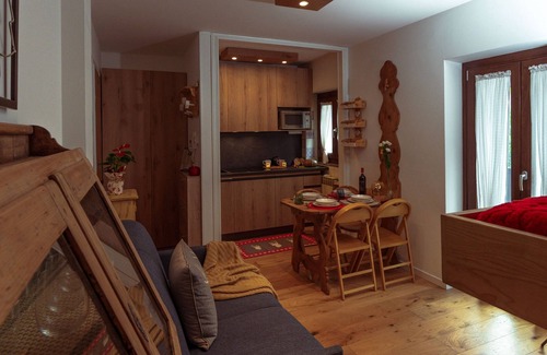 Aprica Apartment | Lo Scoiattolo by Ca-Sa Check