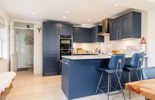 Poole Apartment | Lobster Cottage - Stone's Throw from Poole Quay