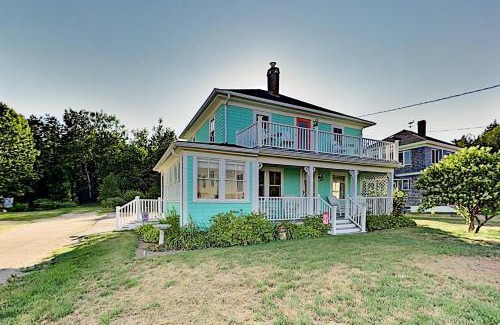 Prospect Harbor House | Lobster Cottage