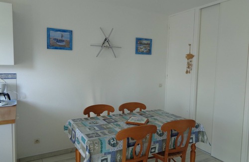 Arzon Apartment | Loc Appart Arzon 2 Rooms 39m2 sunny. View of Port Du Crouesty - with bikes