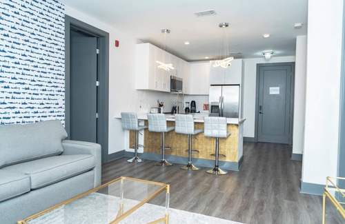 Rolling Mill Hill Condo | Local Host Dwntwn 2BD, 2BA Luxurious Condo Great Amenities & proximity anywhere