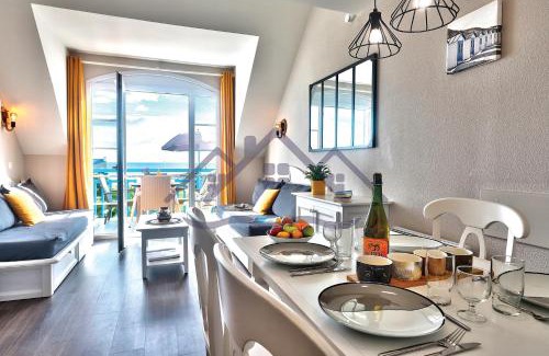 Guilvinec Apartment | LocaLise au Guilvinec - A22 - Belle vue sur la mer, la piscine et le jardin - Tout à pied, plages, port, centre, commerces, marché - Wifi inclus - Animaux bienvenus - Linge de lit inclus