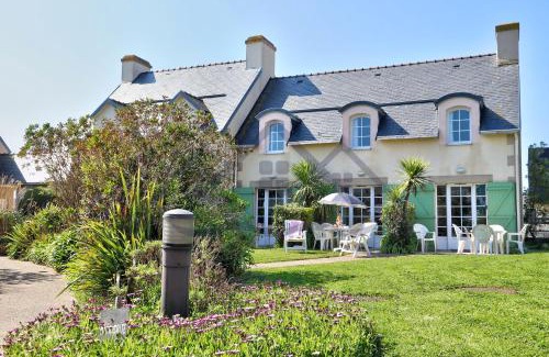 Guilvinec House | LocaLise - Maison G4 au Guilvinec - A 50m de la mer avec jardin et piscine - Tout à pied, plages, port, centre, commerces, marché - Wifi inclus - Animaux bienvenus - Linge de lit inclus