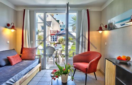 Guilvinec House | LocaLise - Maison G4 au Guilvinec - A 50m de la mer avec jardin et piscine - Tout à pied, plages, port, centre, commerces, marché - Wifi inclus - Animaux bienvenus - Linge de lit inclus