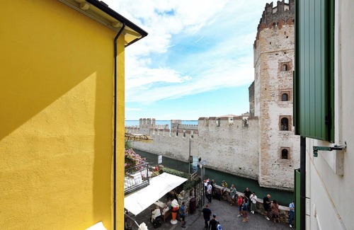 Sirmione Old Town House | Locanda Carolina - Valerio Catullo