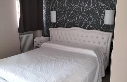 Monforte d'Alba Hotel | LOCANDA LA SALITA