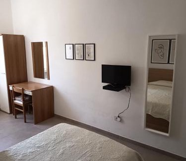 Donoratico Hotel | LOCANDA Roma sleep & food