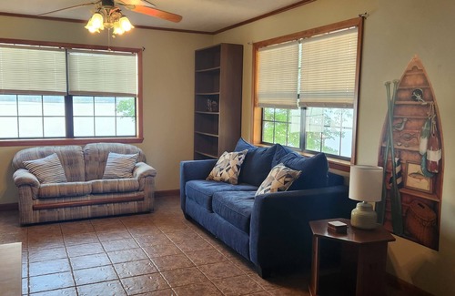 Hemphill Apartment | Located directly on Toledo Bend Lake. Pet friendly!