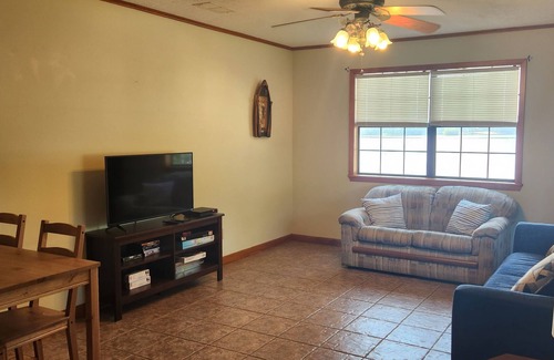 Hemphill Apartment | Located directly on Toledo Bend Lake. Pet friendly!
