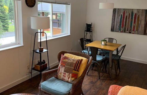 Leavenworth Apartment | Located-Icicle Road, close to hiking/town. Quiet location and great views.