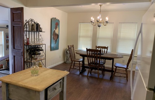 Breaux Bridge House | Located in the heart of Breaux Bridge historic district, perfect for all events.