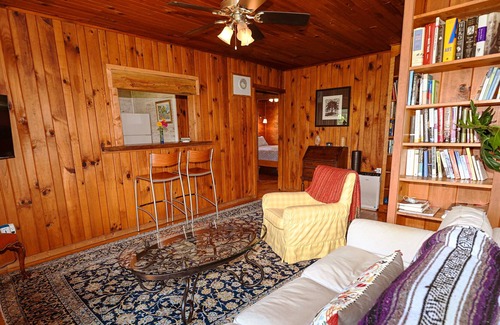 Brasstown House | Located in the Heart of Brasstown, walk to the John C Campbell Folk School and The Crown Restaurant