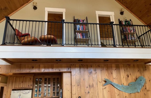 Lake Toxaway House | Located to Mountain Amenities, but Tucked Away for Relaxation.