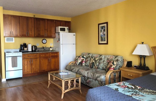 Waikiki Condo | 💎LOCATION💎 5min to 🏄‍♀️🏊‍♀️🐠🦈🌸 free parking 🚙🅿️, fast WIFI💻 🌺F15A06🌺