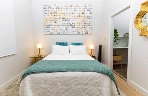 Bondi Apartment | Location & Budget - Great Affordable Studio Bondi