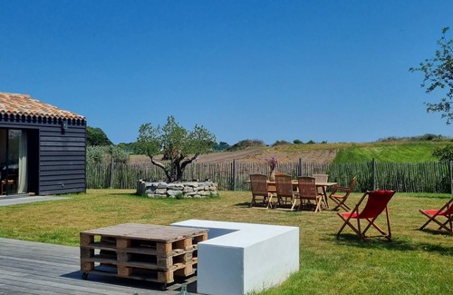 Noirmoutier-en-l'Ile House | Location de Vacances D'une Belle Maison Très Confortable Terrasse + Jardin