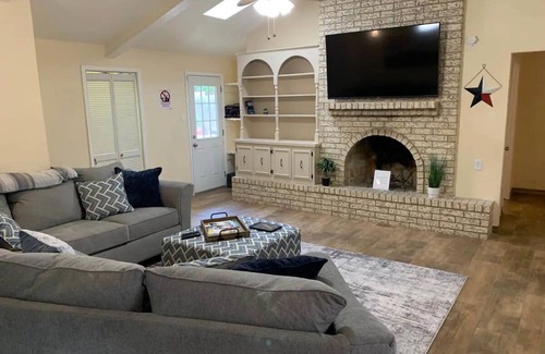 South Side House | Location is Key when making your decision to stay in CC TX.