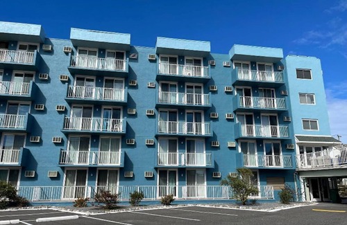 Cape May - Wildwood Condo | Location Location! 1 block to the beach w/Heated Pool, private bedroom/kitchen