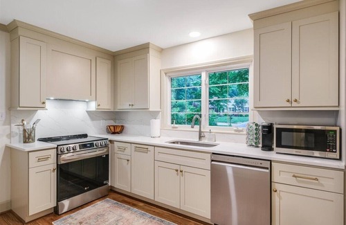 Greensboro House | Location Location Location!