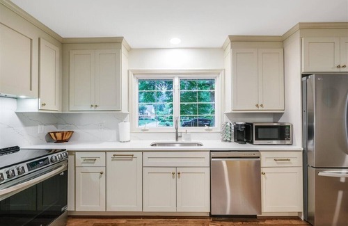 Greensboro House | Location Location Location!
