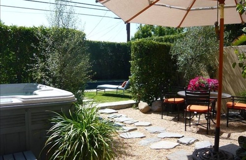 Larchmont House | Location Location Location!Steps from Paramount and More!