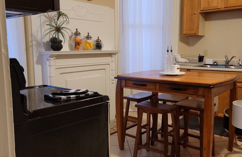 Limerick Apartment | Location, location, location! Large 1 bed/quite/clean/secure.