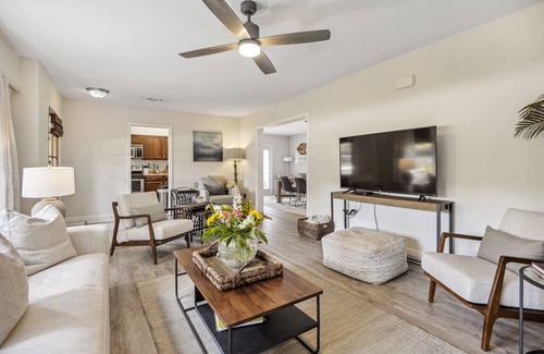 Old Town Cottage | Location! Location! 1/2 Block to Beach and 3 Blocks to Downtown!