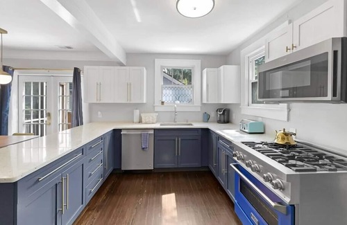 Riverland Terrace House | Location! Minutes to Downtown and Folly Beach