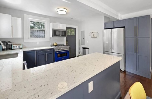 Riverland Terrace House | Location! Minutes to Downtown and Folly Beach