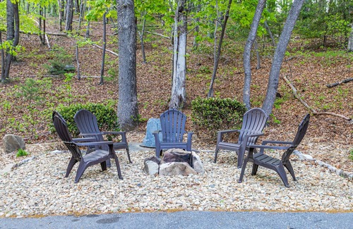 Pisgah Forest House | Location! Pis Nat F., DuPont, Brev. & Ash. 5 bedrooms, 3.5 baths, Sleeps 16!